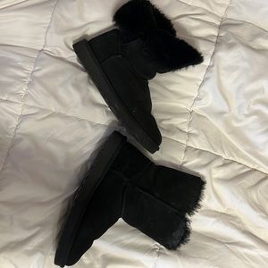 UGG size 6 women’s Used in good continuing worn a few times